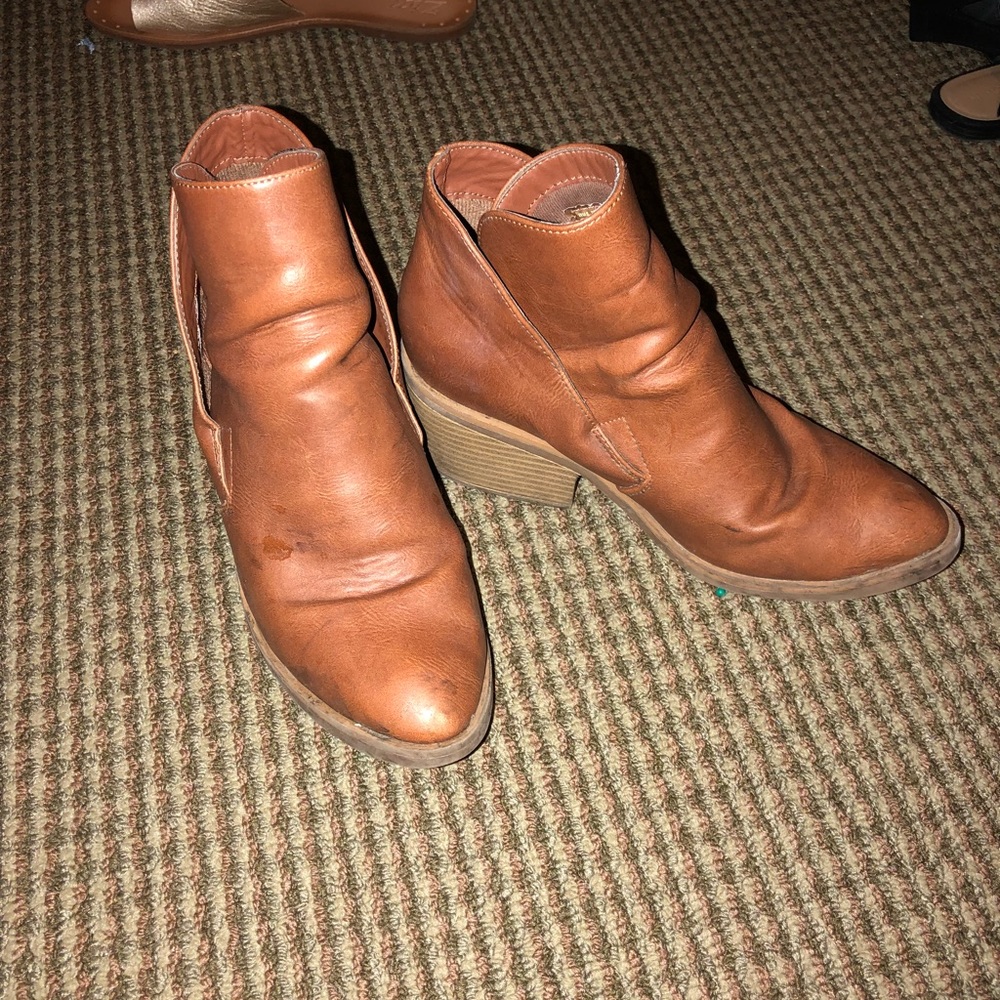 Ankle boots